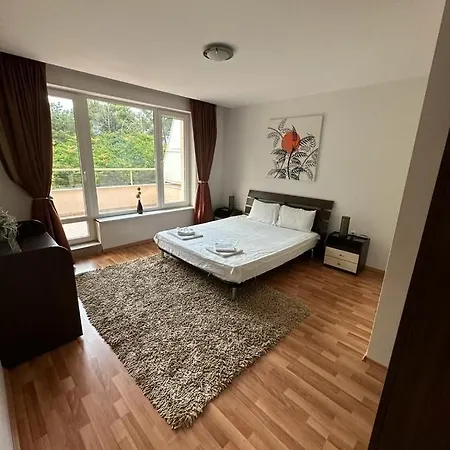 Central, 3 Bedroom At Golden Complex Lejlighed