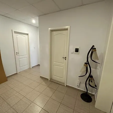 Central, 3 Bedroom At Golden Complex Апартамент *