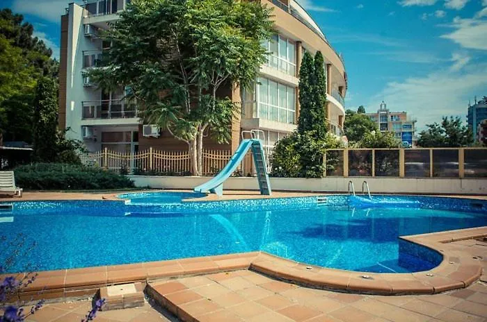 Апартамент Central, 3 Bedroom At Golden Complex Слънчев бряг