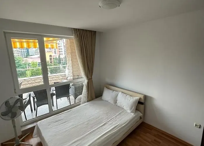 Central, 3 Bedroom At Golden Complex Апартамент *
