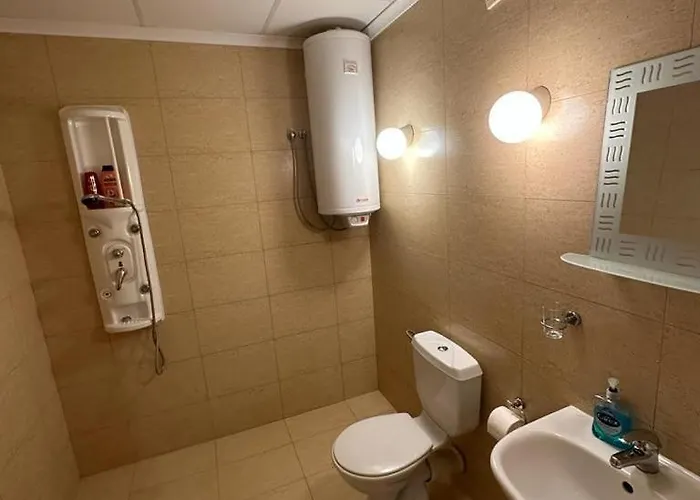 Central, 3 Bedroom At Golden Complex Апартамент